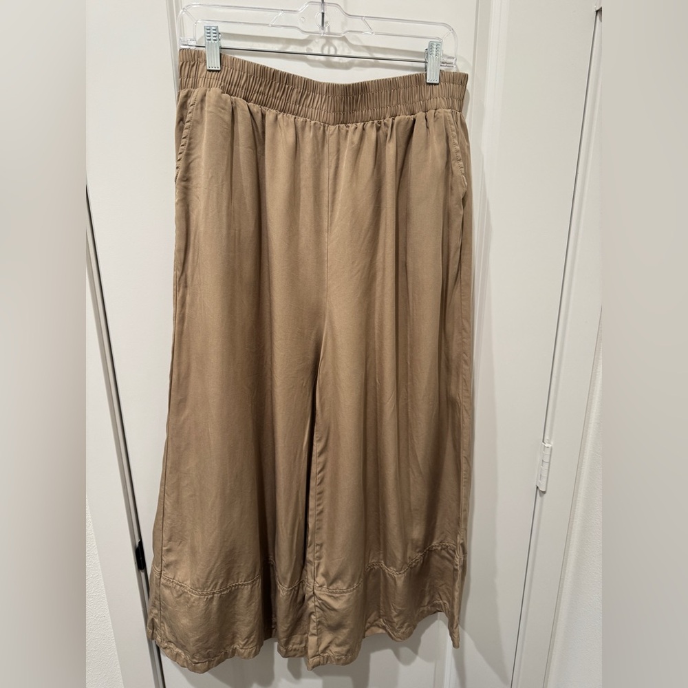 Carly Jean Los Angeles CJLA Tan Cropped Wide-Leg Pants